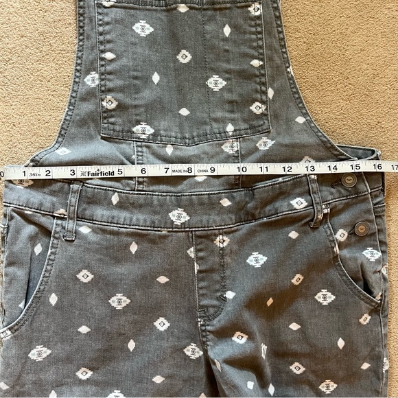 Hollister Gray Patterned Overalls - Picture 5 of 9